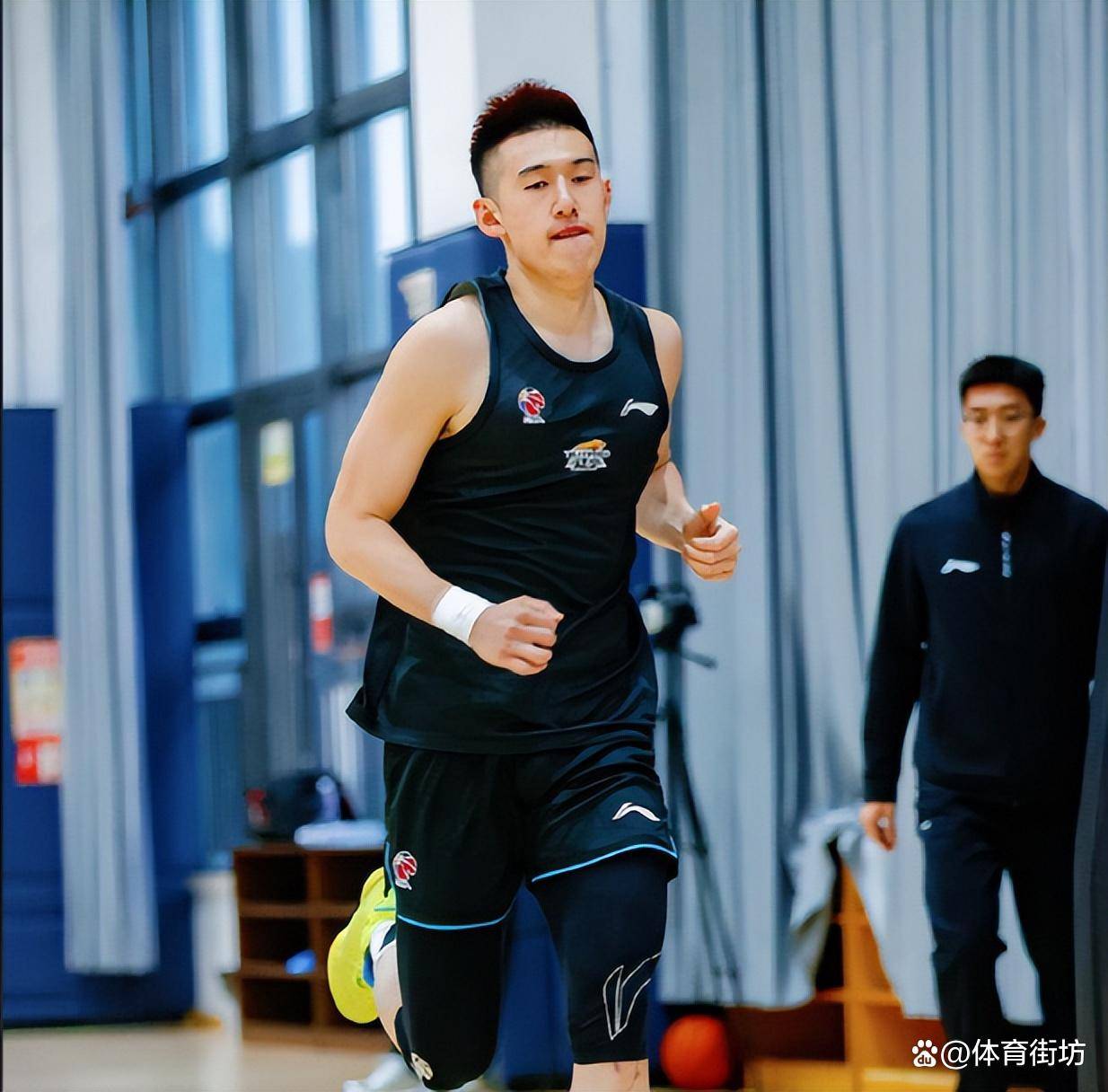 关于广厦男篮外线爆发备战CBA季后赛埃因霍温集结日扳平良机，网友：亚特兰大豪取连胜备战欧冠的信息kaiyun